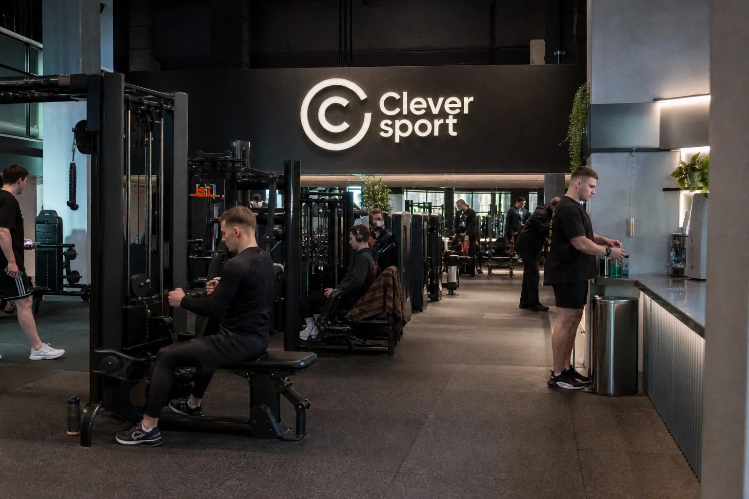 Cleversport вкладывает 14 млрд рублей в московские фитнес-клубы: что важно знать атлетам